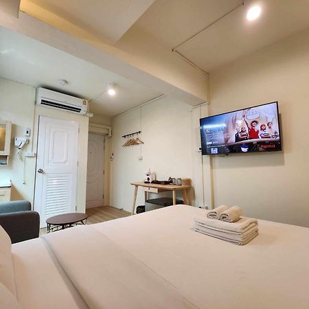 Canal View Lo-Ha Guest House, Contactless Check-In Bangkok Dış mekan fotoğraf