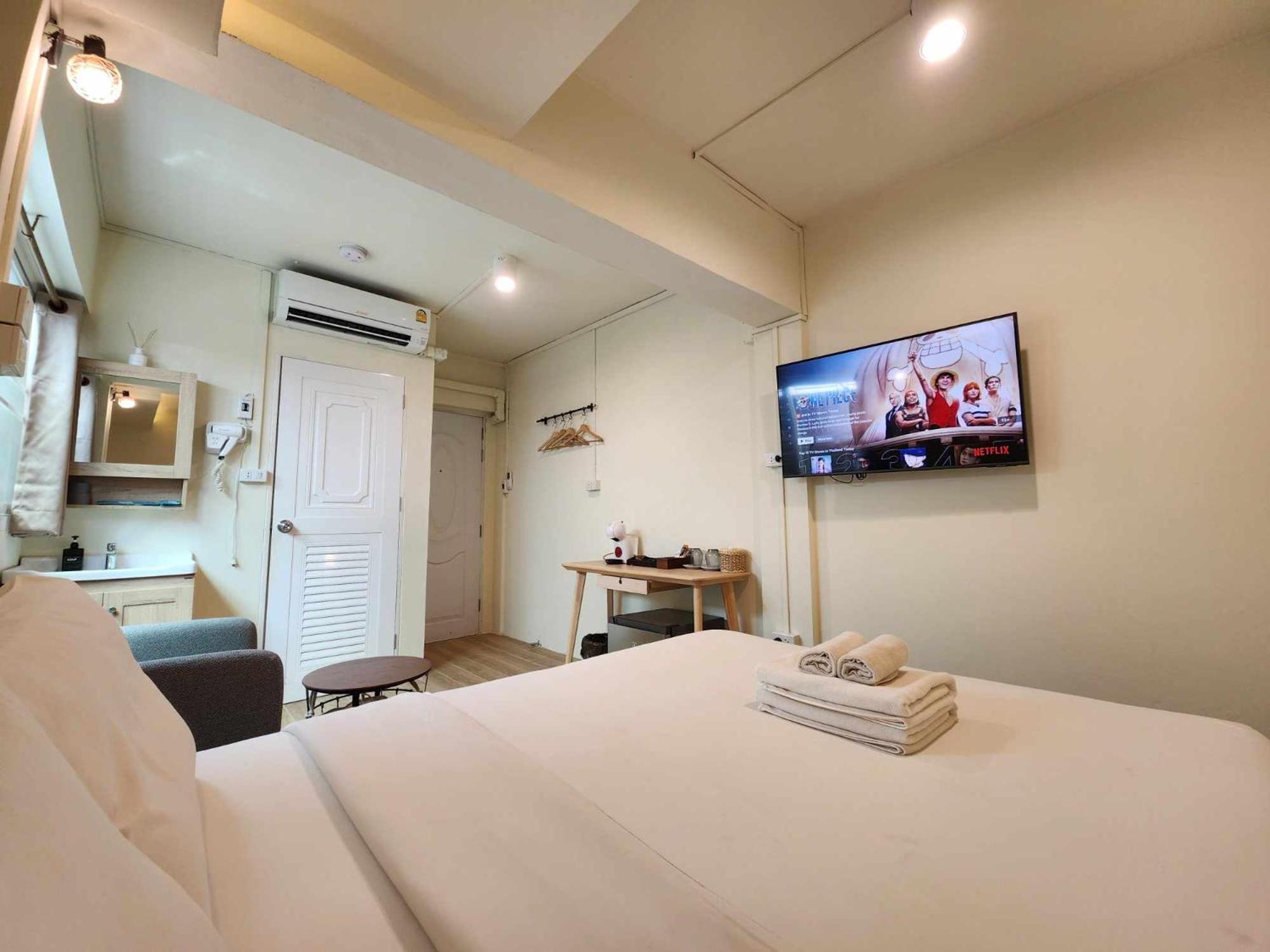 Canal View Lo-Ha Guest House, Contactless Check-In Bangkok Dış mekan fotoğraf